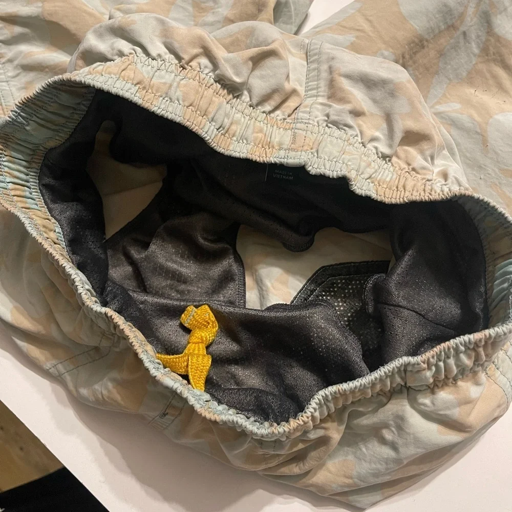 Patagonia Boys XL Floral Swim Shorts Flawed